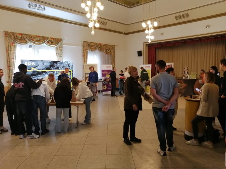 e8d38492-3919-4b40-b5d2-27df48be482f